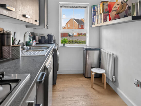 Greystone Walk, Cullompton, Devon, EX15 1GL photo 4