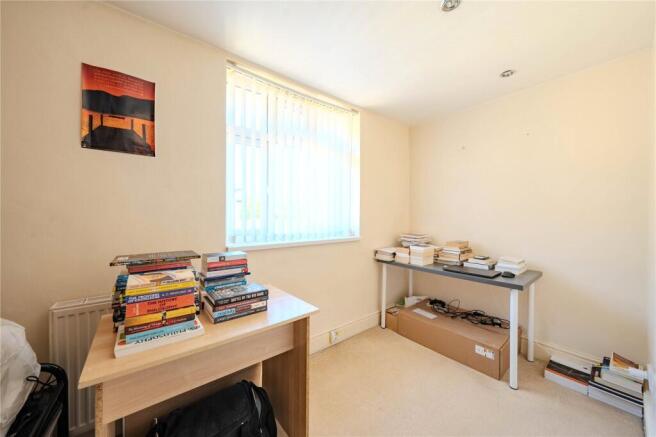 6 bed Semi-Detached for sale Image 11