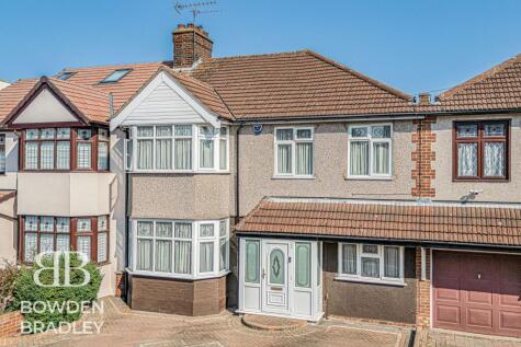 Mapleleafe Gardens, Barkingside, IG6