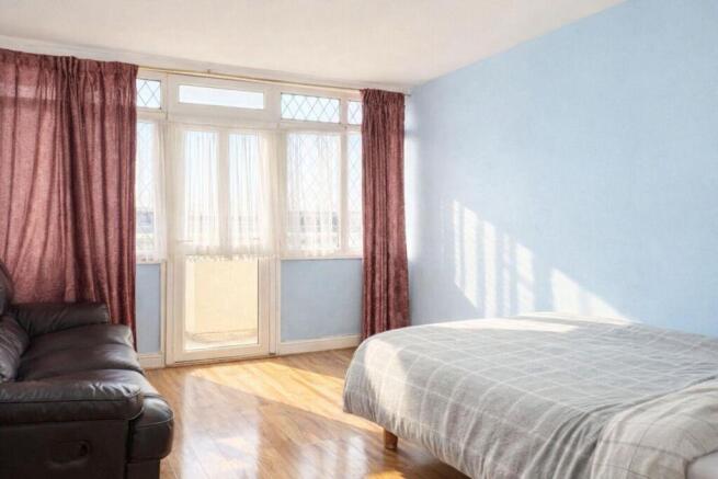 Canning Town, E16 Flat for Sale By Barrain London 