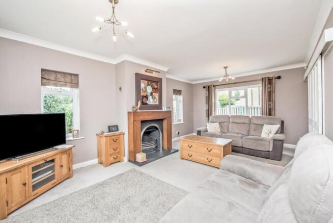 4 bed Detached for sale Image 4