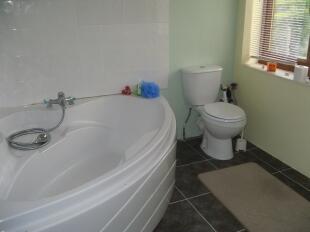 En-Suite Bathroom