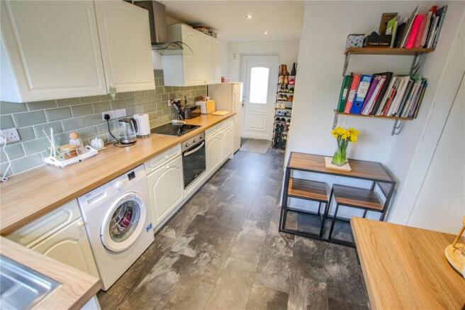 Kitchen/B'fast Room