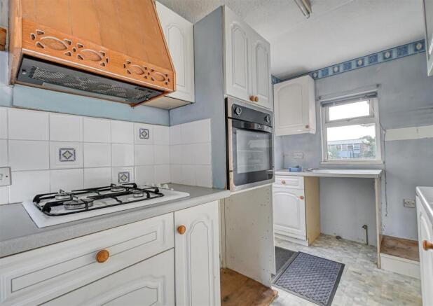 10 Hermitage Close-1.jpg