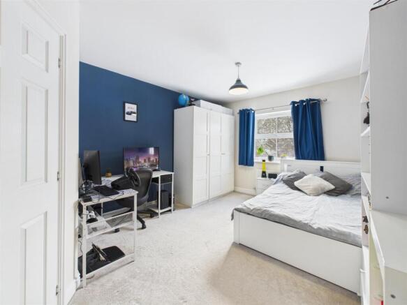 4 bed Link Detached House for sale Image 6