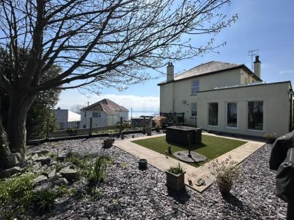 Upper Headland Park Road, Paignton, TQ3