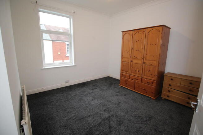 2 bed Terraced to rent Image 5