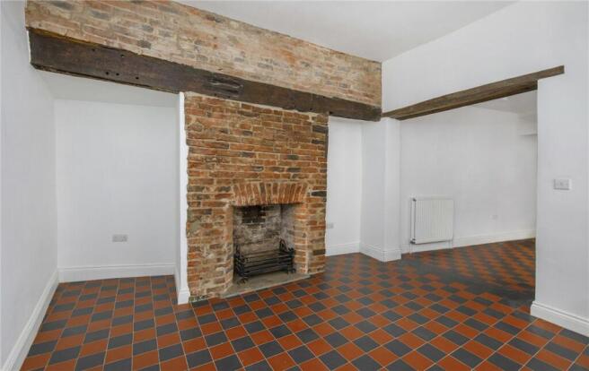 3 bed Maisonette to rent Image 4