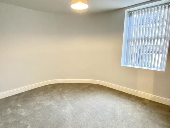 3 bed House to rent Image 4