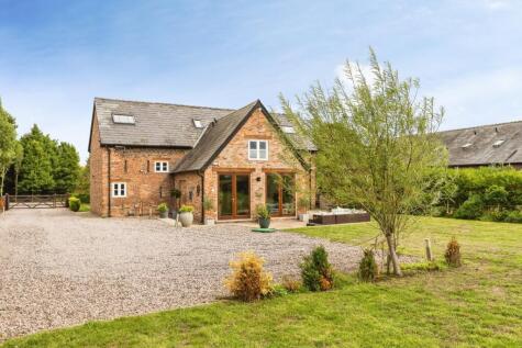 Wrexham Road, Holt, Wrexham, LL13