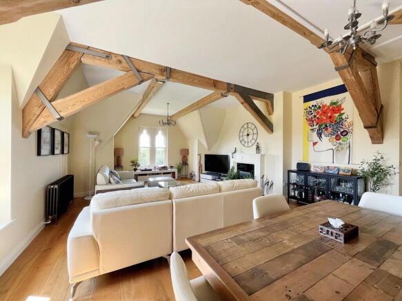2 bed Apartment for sale Image 6