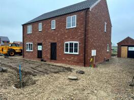 6, Field Head Road, Grimsby DN37 7SS