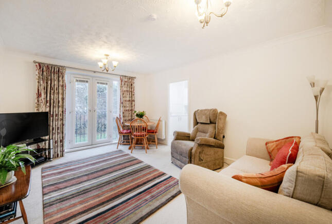 1388413-12-693fea...