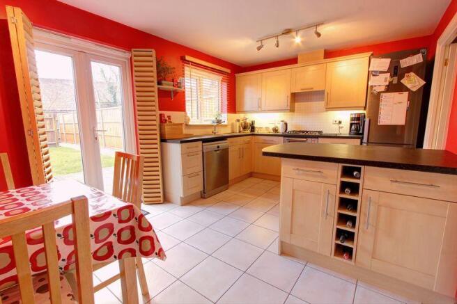 Kitchen/Dining...