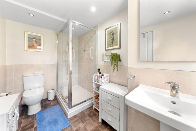 2 bed Flat for sale Image 11