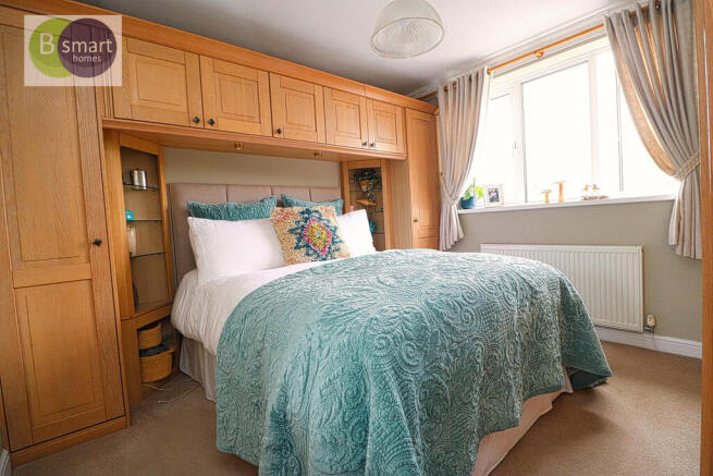 4 bed Detached Bungalow for sale Image 9