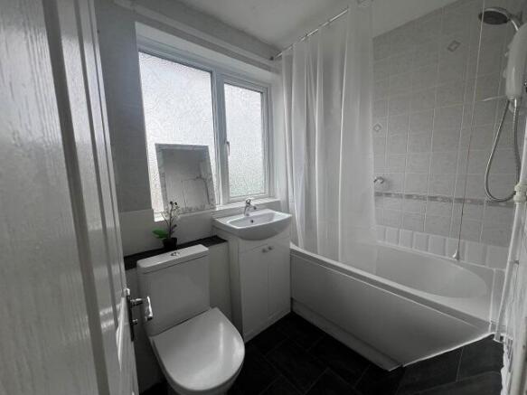 3 bed House to rent Image 7