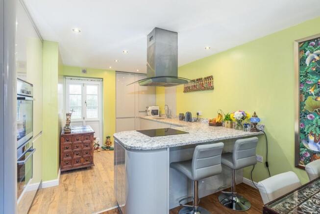 Kitchen/Breakfast...
