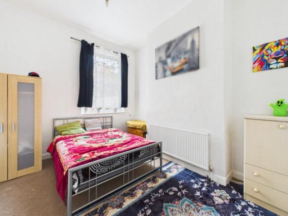 4 bed Apartment for sale Image 5
