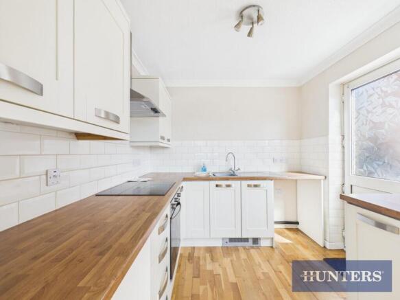 2 bed Semi-Detached Bungalow to rent Image 8