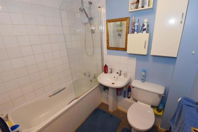 Bathroom.jpg