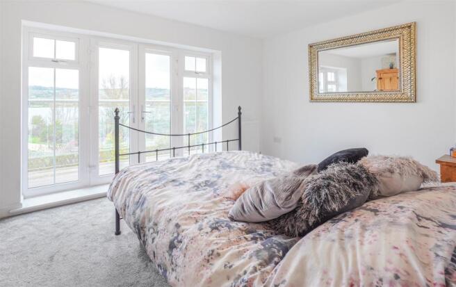 Bedroom 1a   2.jpg