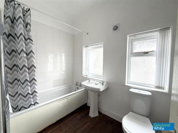 3 bed Terraced for sale Image 10