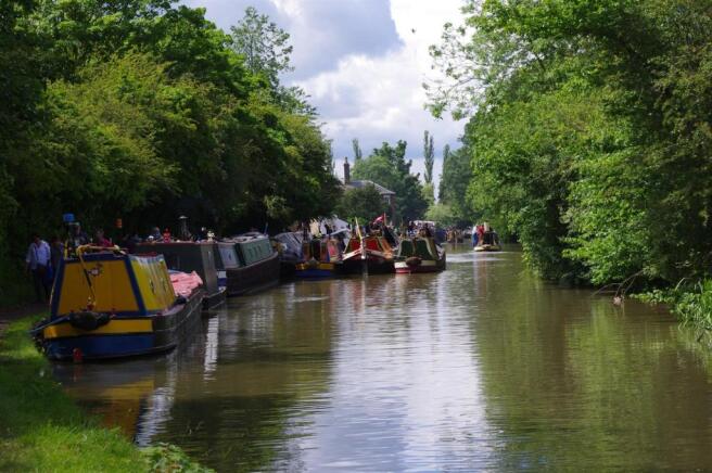 GRAND UNION CANAL AT WEEDON