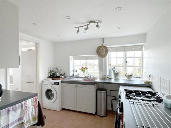 Petworth, West Sussex photo 4