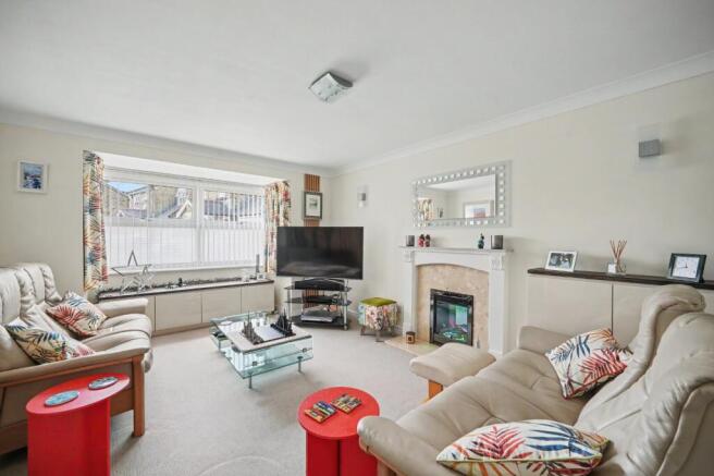 5 bed Detached for sale Image 6