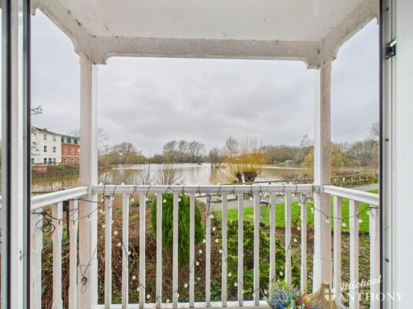 18872ef8d1944406b15e2bebdbfec9a3_80_CAM03218G0-PR0