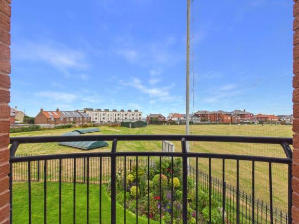 2 bed Flat for sale Image 4