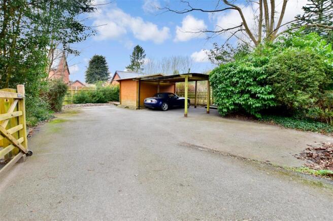 Driveway/Parking