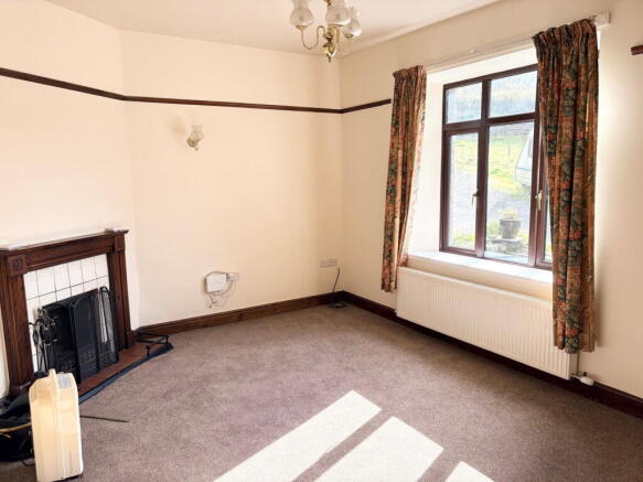 3 bed Semi-Detached to rent Image 6