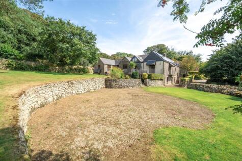Crow's Nest, Liskeard - 0.77 acres in all