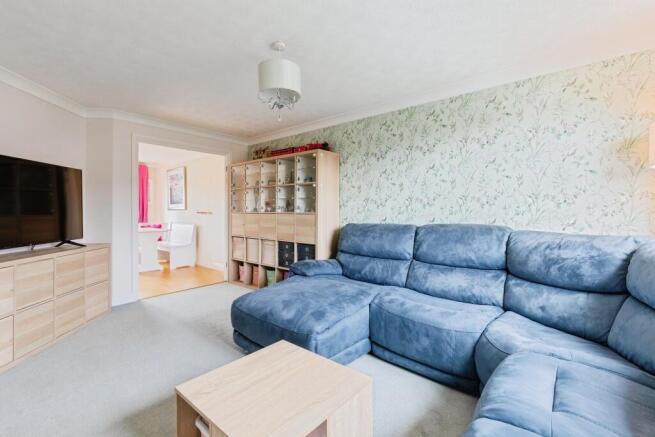 Charnwood Close, Daventry, NN11 photo 4