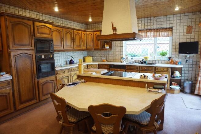 KITCHEN DINER