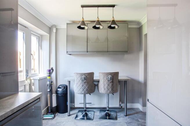 2 bed Terraced for sale Image 6