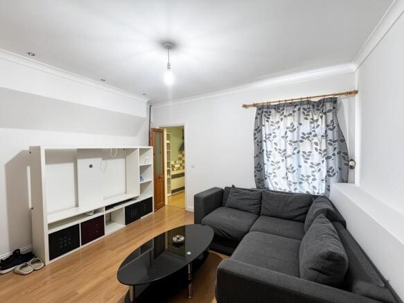 Flat 2 924 harrow...
