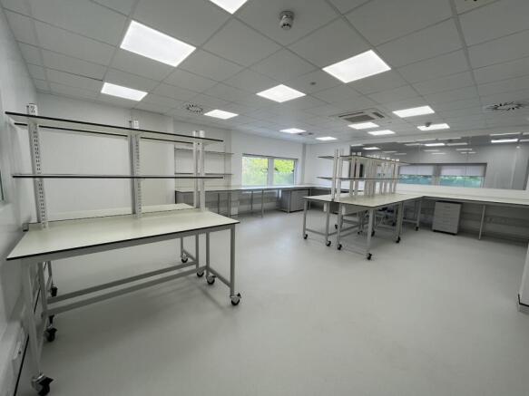 7400 ARC Oxford Lab interior 2.JPG