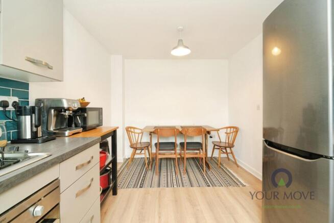 3 bed Semi-Detached for sale Image 4