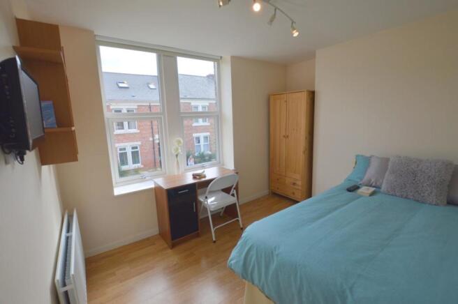 16 Fifth Avenue No Colour Bedroom.JPG