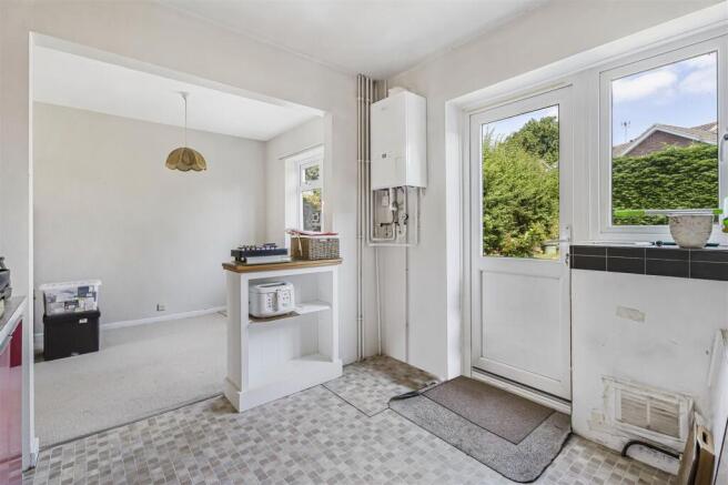 Cowper Crescent, Bengeo photo 4