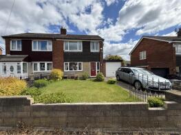 10, Linden Road, Manchester M34 6EF