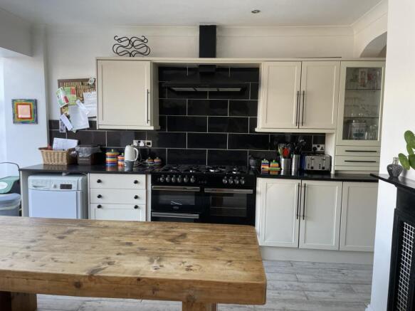 120 abbotsbury road, Weymouth, DT4 0JS photo 4