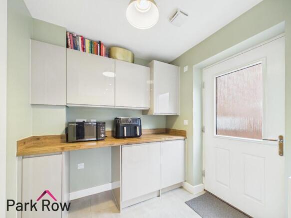 5 bed Detached for sale Image 12