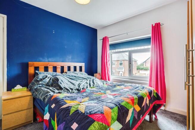 4 bed Semi-Detached for sale Image 8