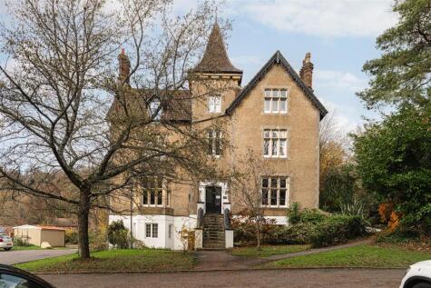 Raglan Road, Reigate