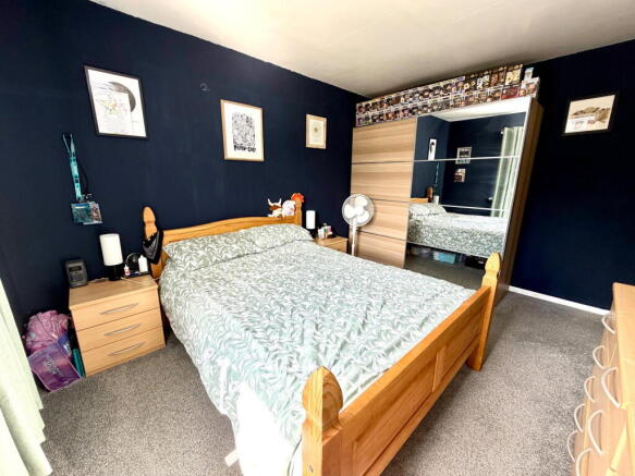 3 bed Semi-Detached for sale Image 12