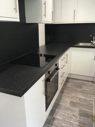 3 bed House Share to rent Image 4